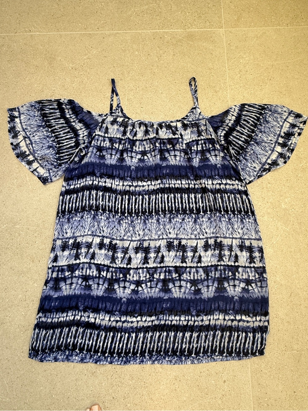 Bleu Rod Beattie Navy and White Cold-Shoulder Tie-Dye Top